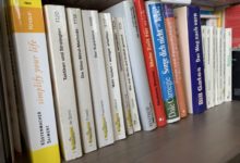 Bücherregal - Erfolgsliteratur