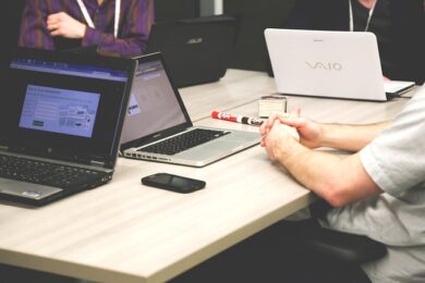 Wer in den Coworking Space geht, hat im Normalfall bereits das Ziel, die dortige Stimmung als Motivation zu nutzen. Wer in den Coworking Space geht, hat im Normalfall bereits das Ziel, die dortige Stimmung als Motivation zu nutzen.