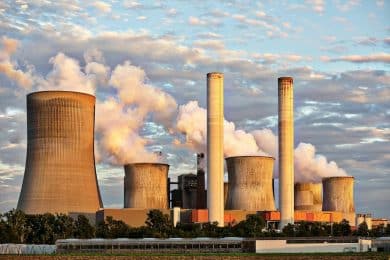 Kunststoff ist in der Industrie sehr beliebt, weil der Werkstoff günstig hergestellt werden kann und noch dazu besonders robust ist.