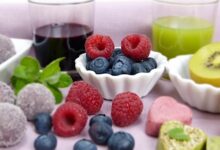 Superfood mit reichlich Antiozidantien: Beeren und frisches Obst in Bio-Qualität.