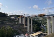 Tonnen schwere Lasten: Neubau der Talbrücke Rahmede / A45 Sauerlandliene bei Lüdenscheid. Foto: Börkey GmBH