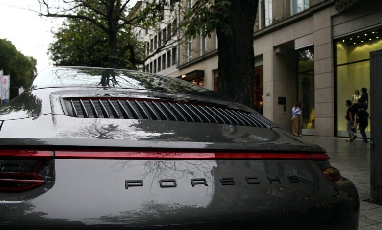 Porsche in der Düsseldorfer Kö (Archiv)