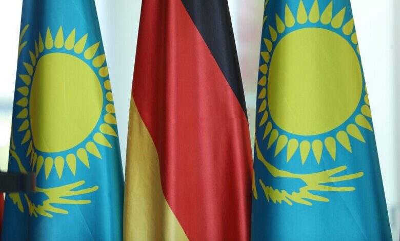Flagge von Kasachstan (Archiv)