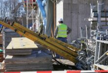 Bauarbeiter auf Baustelle (Archiv)