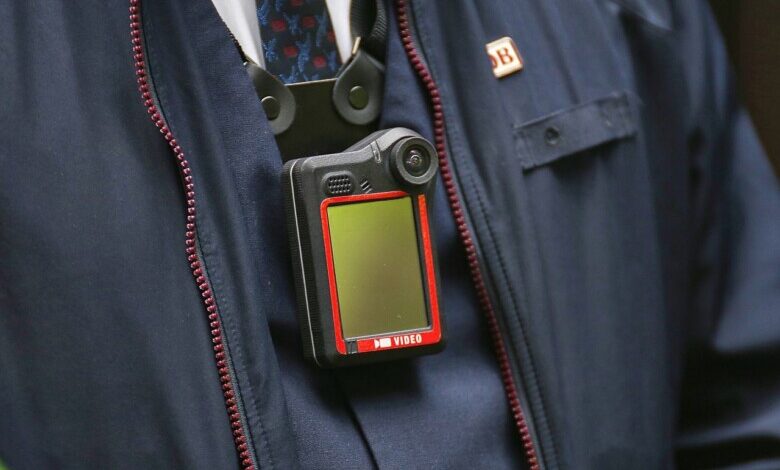 Schaffner mit Bodycam (Archiv)