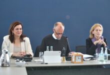 Franziska Hoppermann, Friedrich Merz und Karin Prien am 12.10.2026
