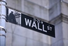 Straßenschild der Wall Street (Archiv)