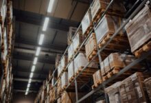 Das veränderte Kaufverhalten im digitalen Handel hat Auswirkungen auf die Versandlogistik.