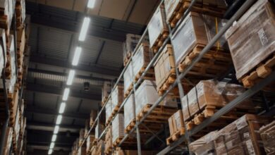 Das veränderte Kaufverhalten im digitalen Handel hat Auswirkungen auf die Versandlogistik.